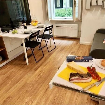 רומא Tolli Colosseo Apartment מראה חיצוני תמונה
