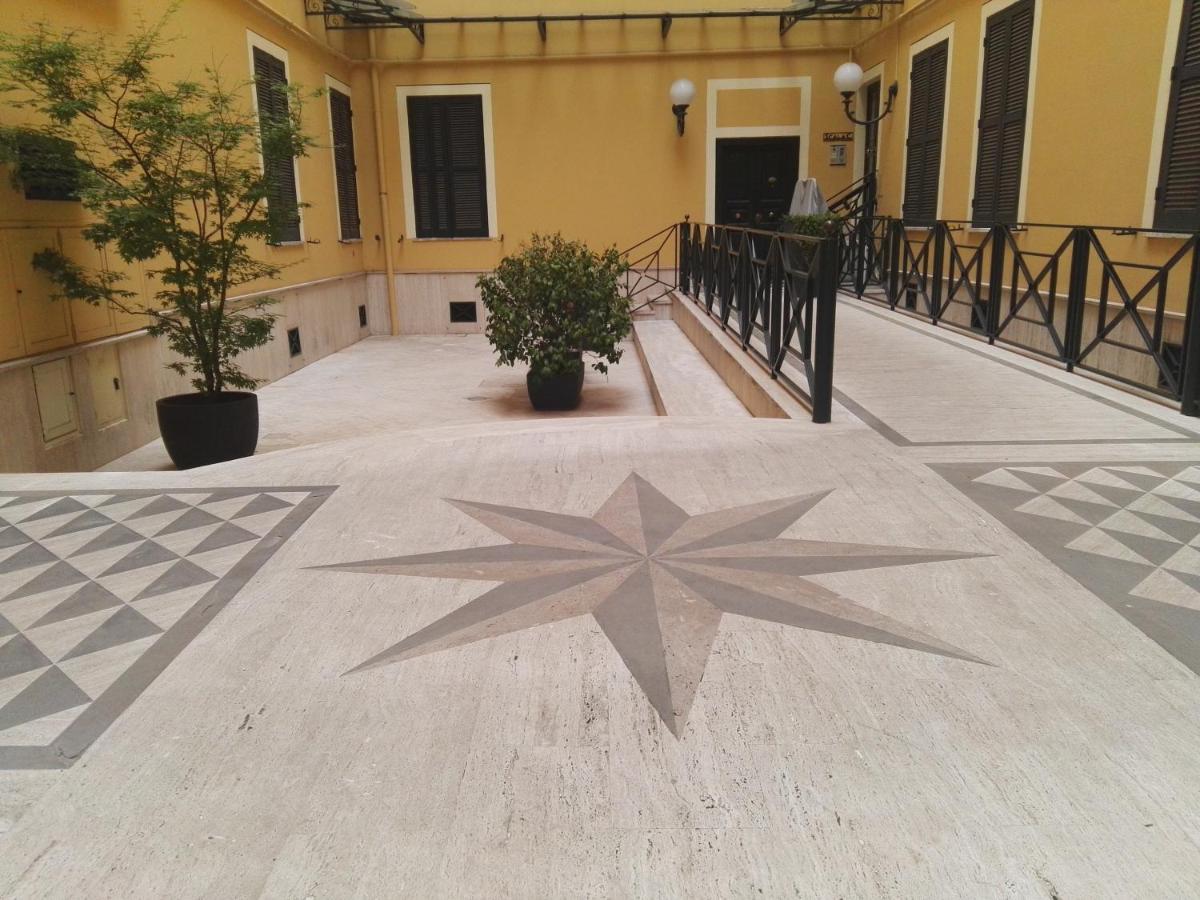 רומא Tolli Colosseo Apartment מראה חיצוני תמונה