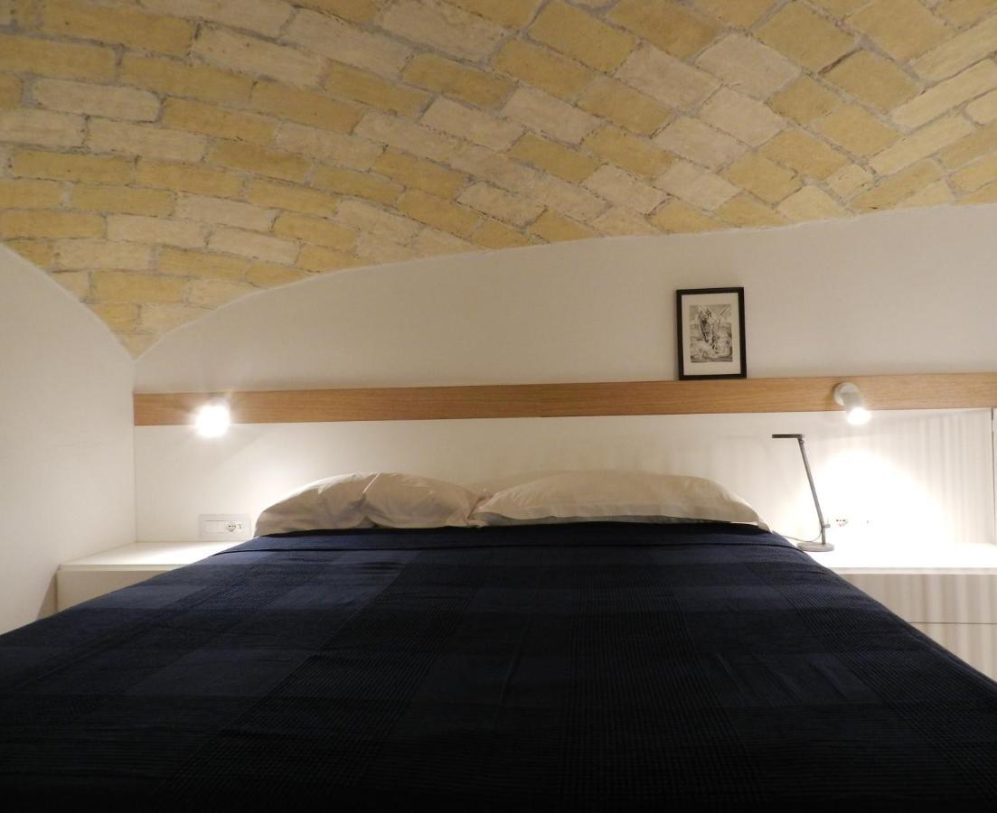 רומא Tolli Colosseo Apartment מראה חיצוני תמונה