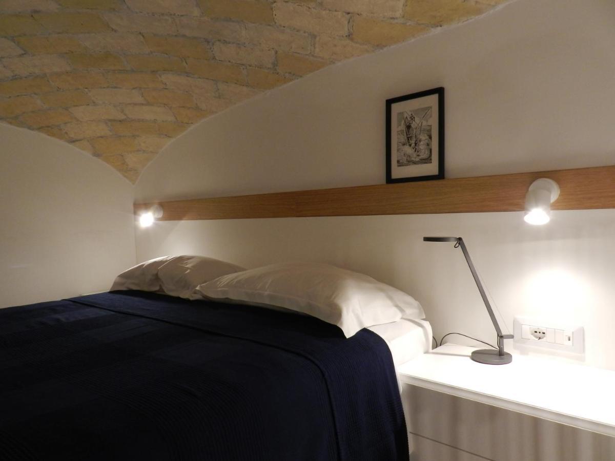 רומא Tolli Colosseo Apartment מראה חיצוני תמונה