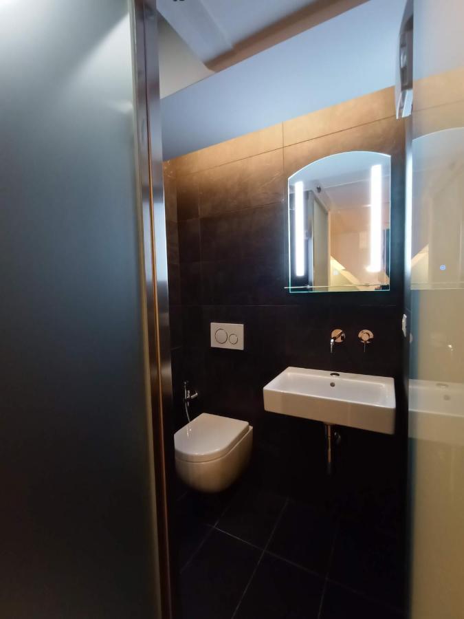 רומא Tolli Colosseo Apartment מראה חיצוני תמונה