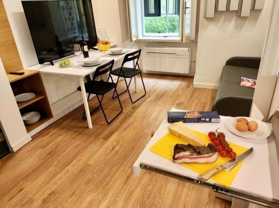 רומא Tolli Colosseo Apartment מראה חיצוני תמונה